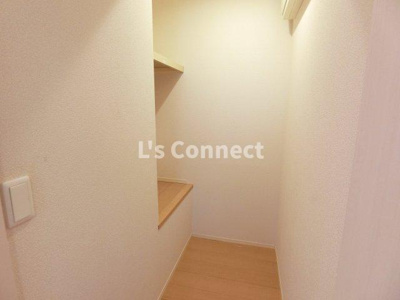 【設備】 | Ｄ－ｒｏｏｍ中里 | 奥行のある収納スペース。