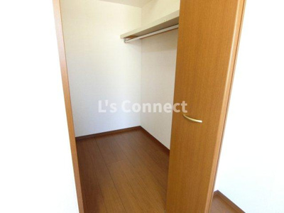 【収納】 | アンビックス利府伍番館 | ウォークインクローゼットでお荷物もすっきり収納。