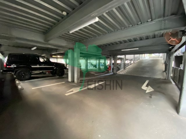 レジデンス住吉の駐車場