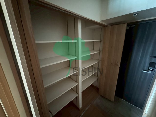Modern palazzo住吉の玄関|下駄箱もしっかりついてます！