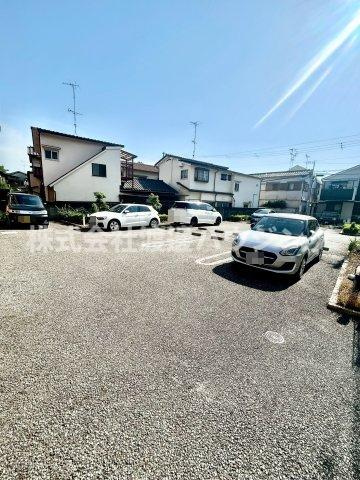 サニーレジデンス豊中の駐車場