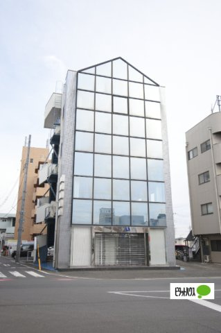 JJBビルの外観