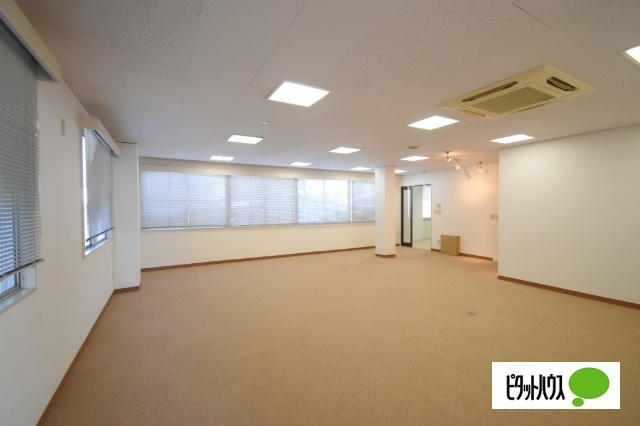 新前橋ビルの内装|２階