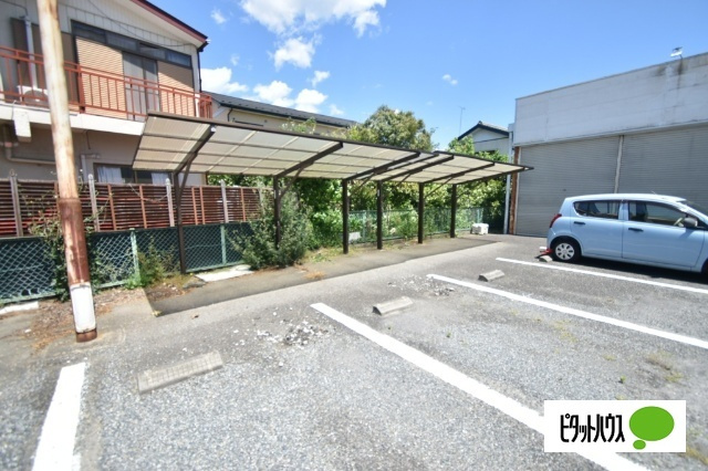 大間々貸店舗の駐車場