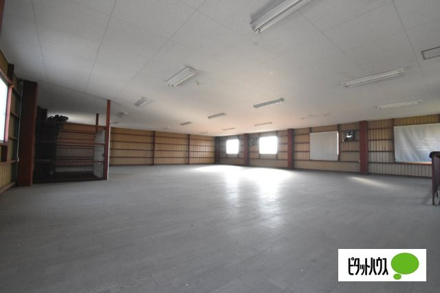 吉岡町貸倉庫の内装