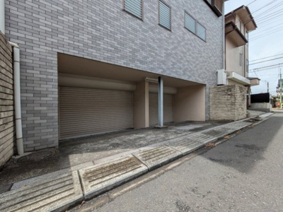 シャッター付き駐車場（車両制限有）☆彡