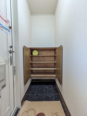 玄関の下駄箱収納