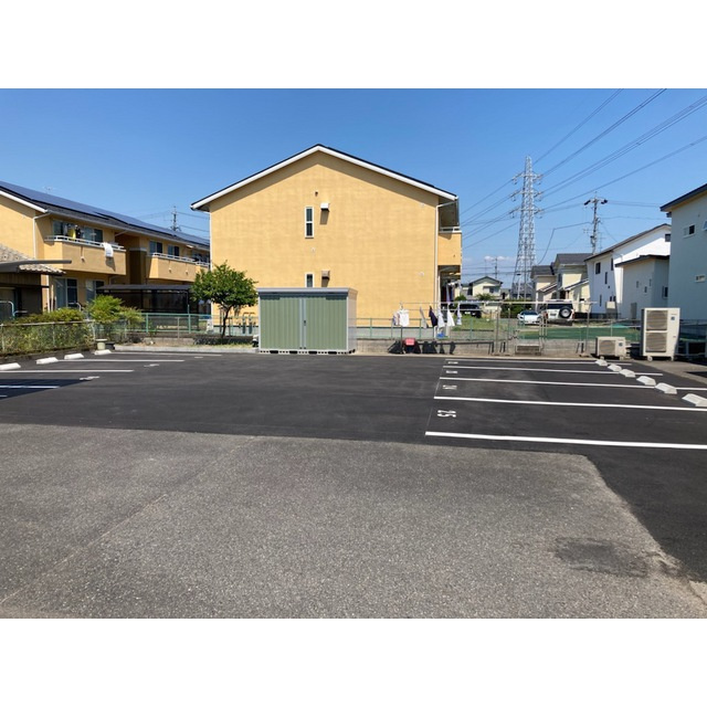 岐阜市鏡島南３丁目の駐車場