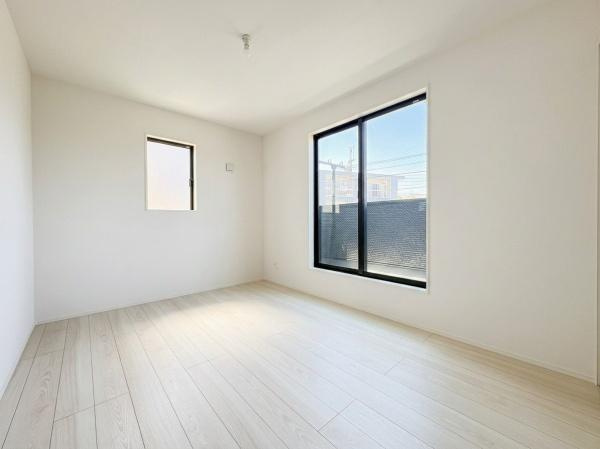 横浜市戸塚区影取町の新築一戸建の洋室|落ち着きのある洋室です！
休日はこちらでおくつろぎ下さい♪