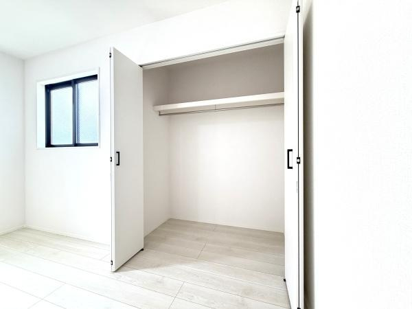 横浜市戸塚区影取町の新築一戸建の収納|クローゼットもあるので収納にも困りません！
荷物が多い方にも安心です。