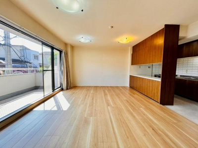 【居間・リビング】 | メゾンドール錦織公園　中古マンション