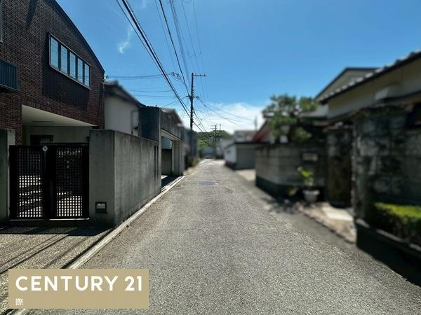 和歌山市内原　中古戸建の前面道路含む現地写真