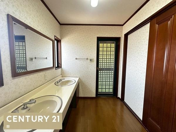 和歌山市内原　中古戸建の独立洗面台