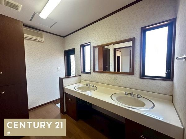 和歌山市内原　中古戸建の独立洗面台
