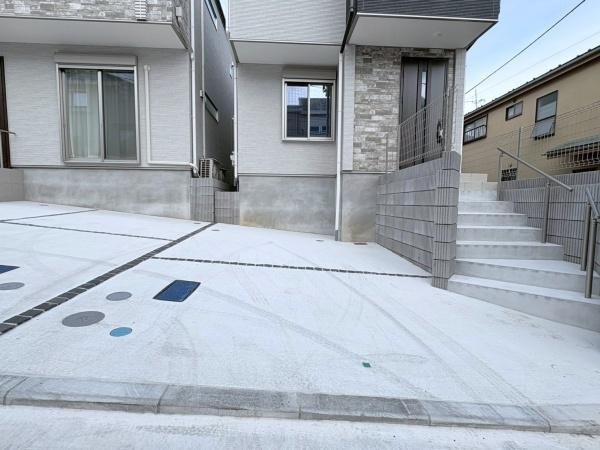 横浜市中区本牧町１丁目の新築一戸建の駐車場
