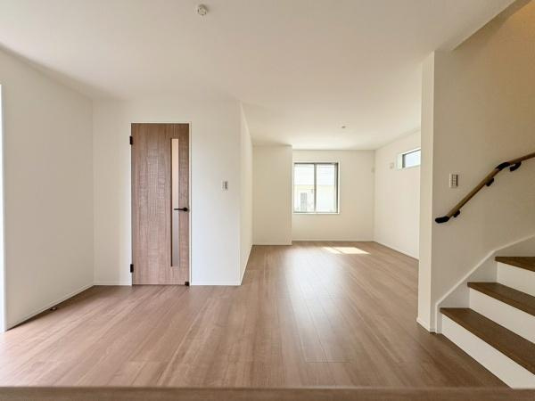 横浜市中区本牧町１丁目の新築一戸建の居間・リビング