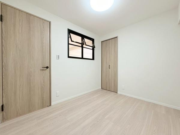 読売ランド前ハイデンスの寝室|寝室４帖！寝室やテレワーク部屋としてもお使いいただけます！