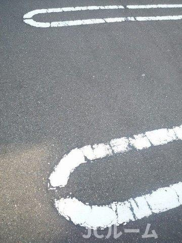 グランシャレー栄の駐車場