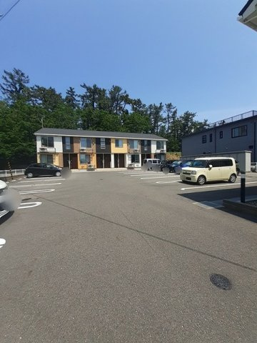 プレジール２号館の駐車場