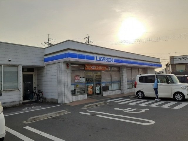 【周辺】 | ラ・グラース | ローソン羽曳野島泉九丁目店様まで900m
