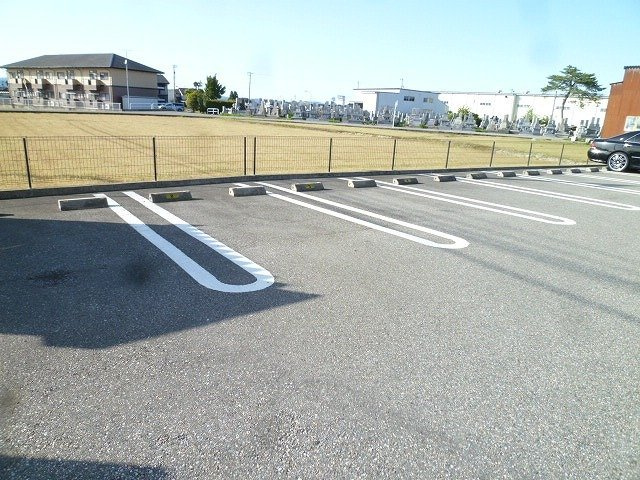 チェレステＢの駐車場