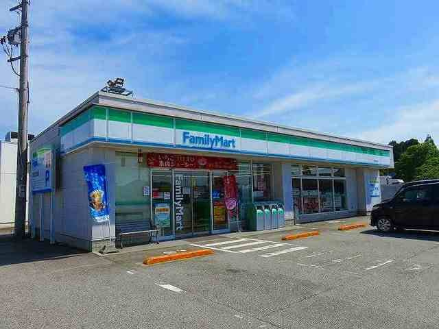 チェレステＢの周辺|ファミリーマートまで740m