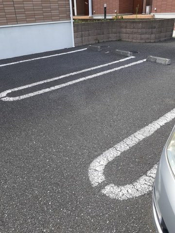 グランツ　ひばりヶ丘　Ａの駐車場