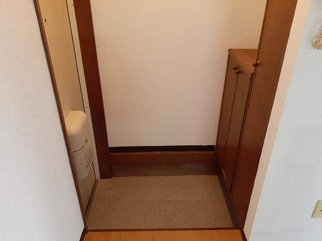 ブランマージュの玄関