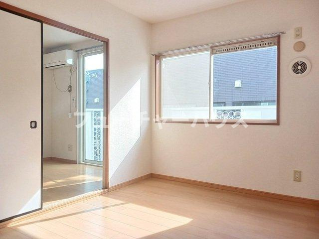 グリーンヒルズⅠの居間・リビング|過ごしやすい室内です