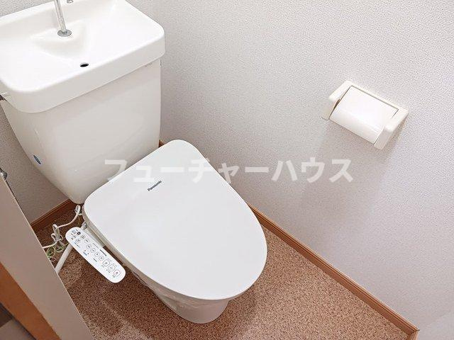 グリーンヒルズⅠのトイレ|落ち着いた色調のトイレです