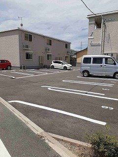 ネオⅡの駐車場