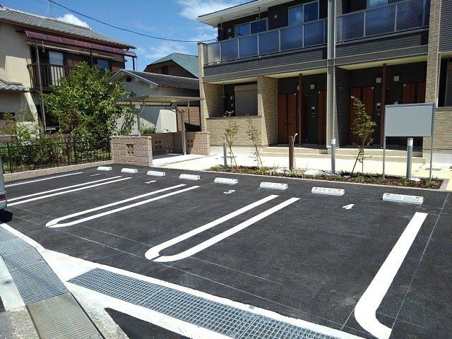ルミエール（生駒市）の駐車場|駐車場があるので、車を買う予定の方も安心です