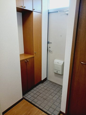 【玄関】 | リバーサイドＢ