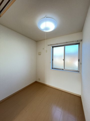 エクセレント　ユリの洋室