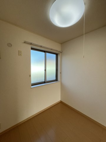 エクセレント　ユリの洋室