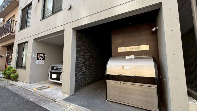 ライブフラットクラマエの外観