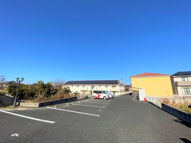 クレールコートの駐車場