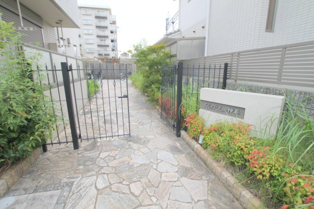 La Valeur伊丹のエントランス