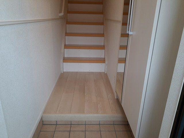 レゴリスの玄関
