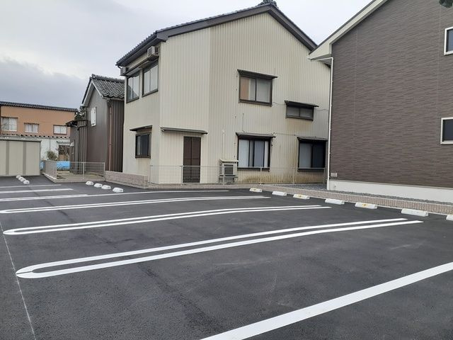 レゴリスの駐車場