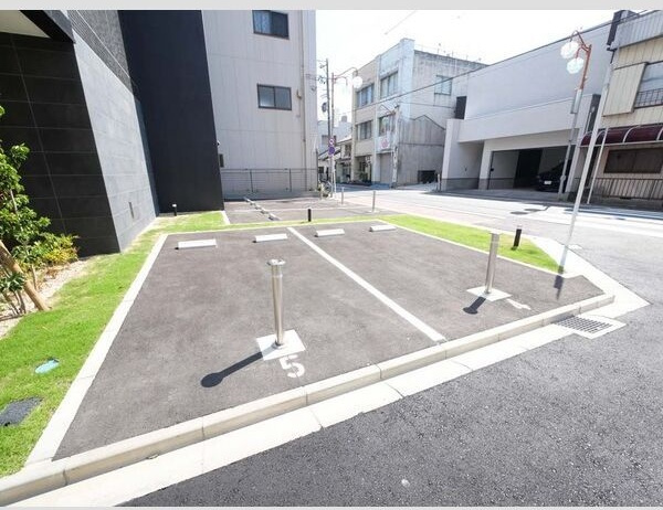 MAXIV名古屋の駐車場