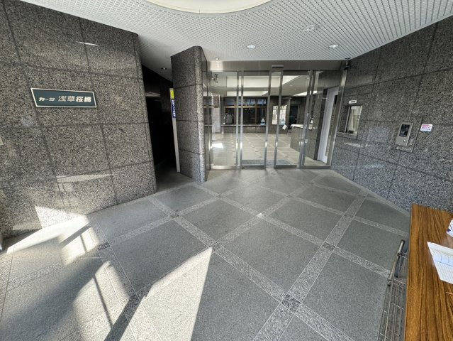カーサ浅草桜橋のエントランス