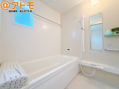 【浴室】 | 島田市中溝町第1期　新築戸建　2号棟 | 浴室は落ち着いた色のパネルでゆったりと過ごせる空間です。お風呂で一日の疲れを癒しましょう♪