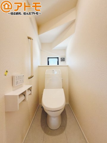 【トイレ】 | 島田市御仮屋町　新築戸建　A号棟 | 年代を問わず使いやすい洗浄機能付きのトイレ♪肌への負担をも減らせるのでお子様の敏感なお肌も安心！