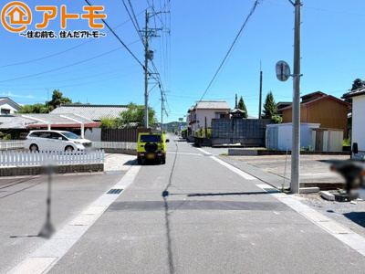 【前面道路含む現地写真】 | 島田市宝来町第1　新築戸建　全1棟