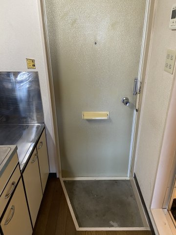 トピア仁井田の玄関|※実際の色や建具は異なります。