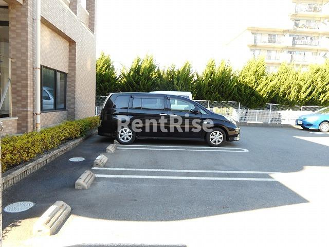 ラフィネの駐車場|駐車場