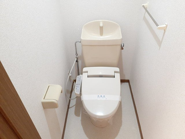 カントリーのトイレ|シンプルで使いやすいトイレです