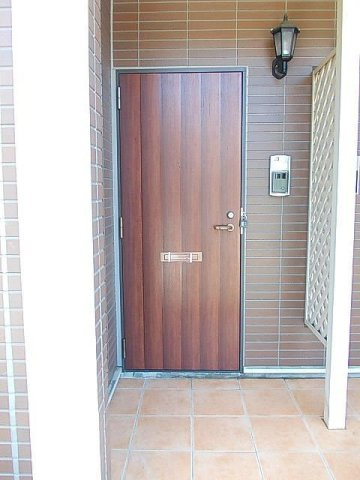 クレメントＡ棟のエントランス|建物の内部です
