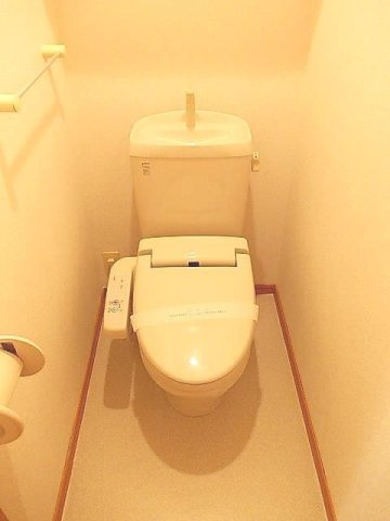 クレメントＡ棟のトイレ|落ち着いた色調のトイレです